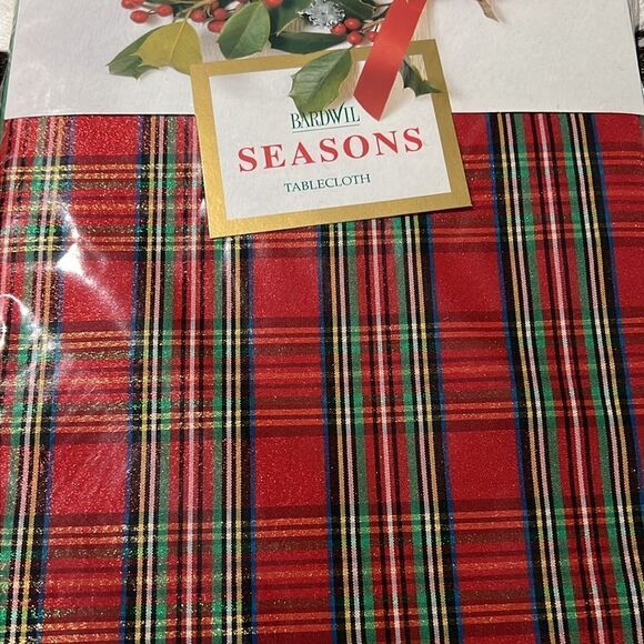 Christmas Bardwil plaid tablecloth - Picture 2 of 6